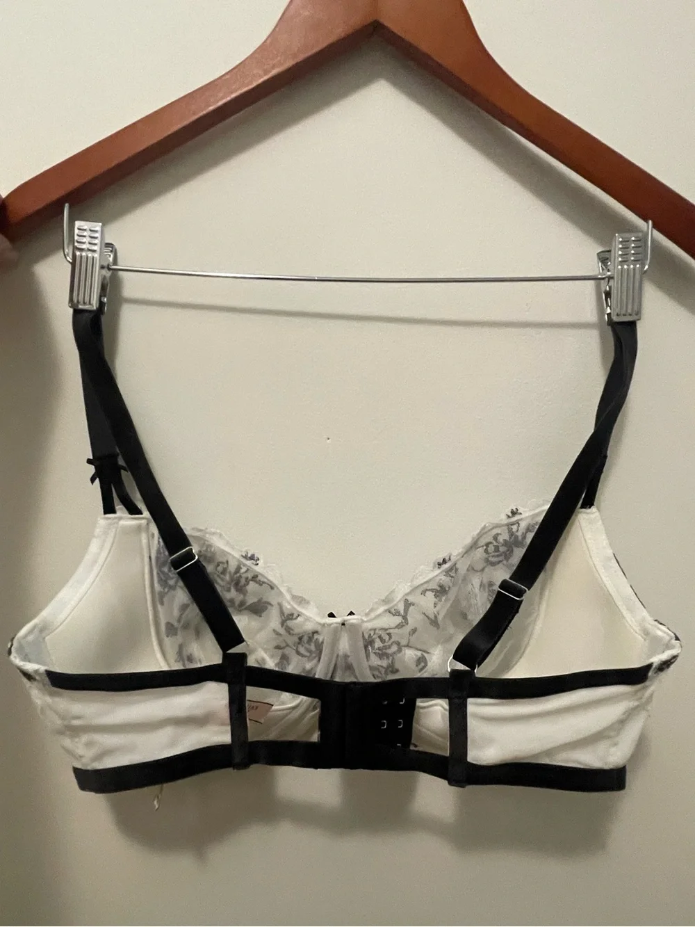 2 Victoria's Secret Dream Angels Bras - Picture 7 of 13